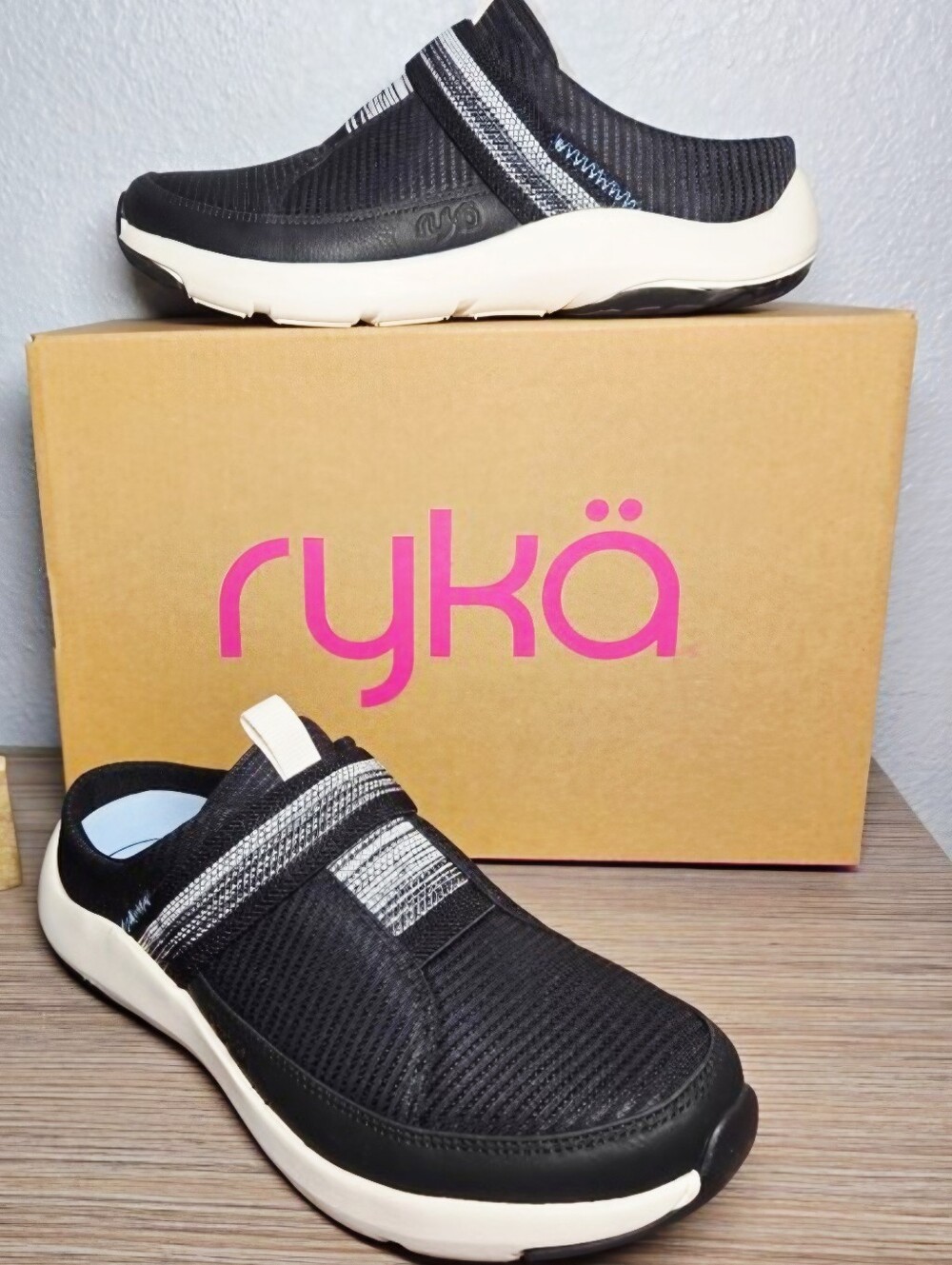 Ryka Engage Slip-On Black & White Athletic Sneakers – Size:6 Women’s